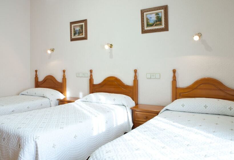 اتاق استاندارد سه نفره, Hostal Zamora