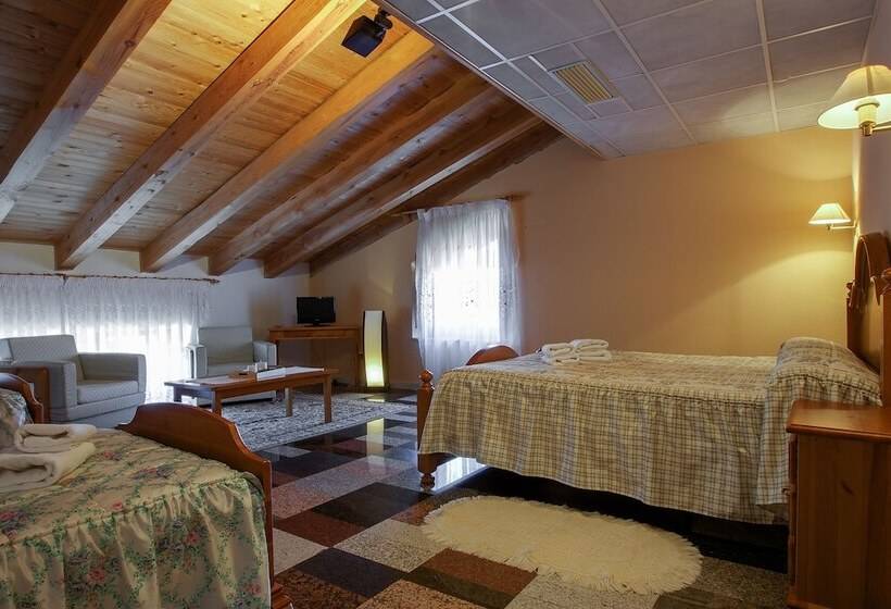 Habitación Cuádruple Estándar, Hostal Casa Ramón