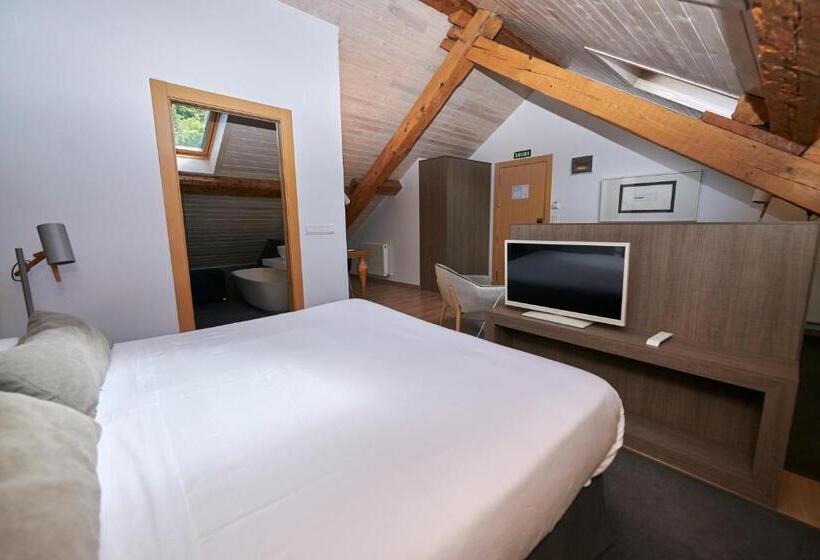 디럭스 스위트, Hostal Lola