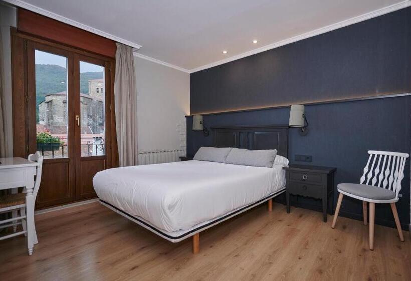Quarto Estandar com Sacada, Hostal Lola
