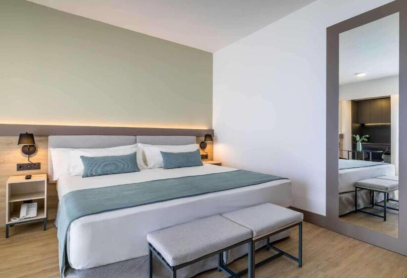 Трехместный Номер Superior, Occidental Puerto Banús
