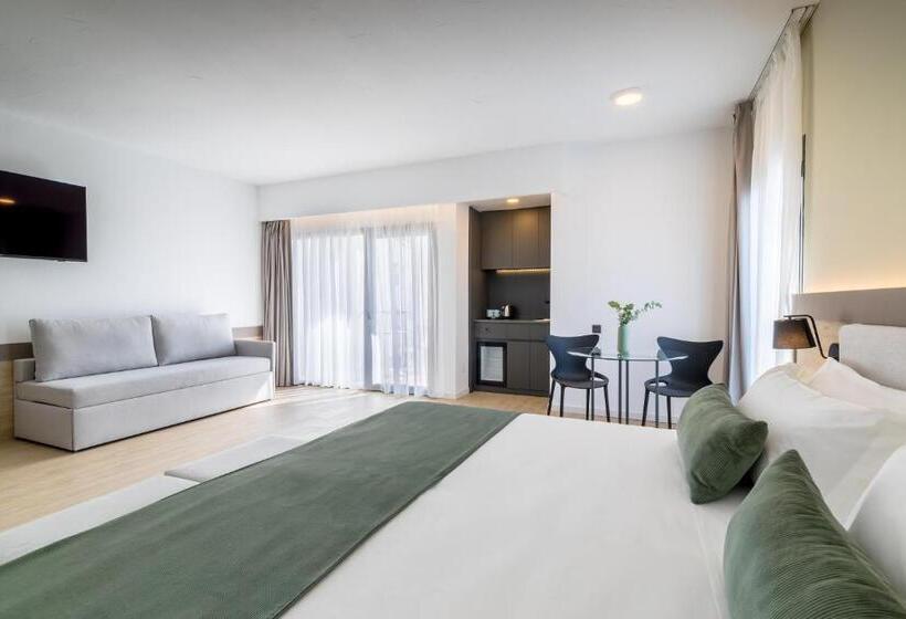 Трехместный Номер Deluxe, Occidental Puerto Banús