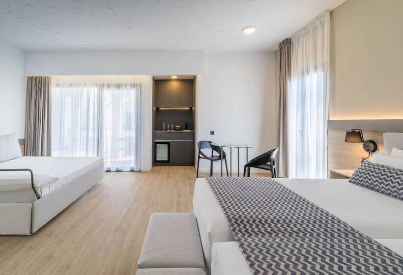 Трехместный Номер Superior, Occidental Puerto Banús