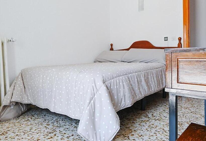 Номер Стандарт, Hostal Desde 1972 Yusta