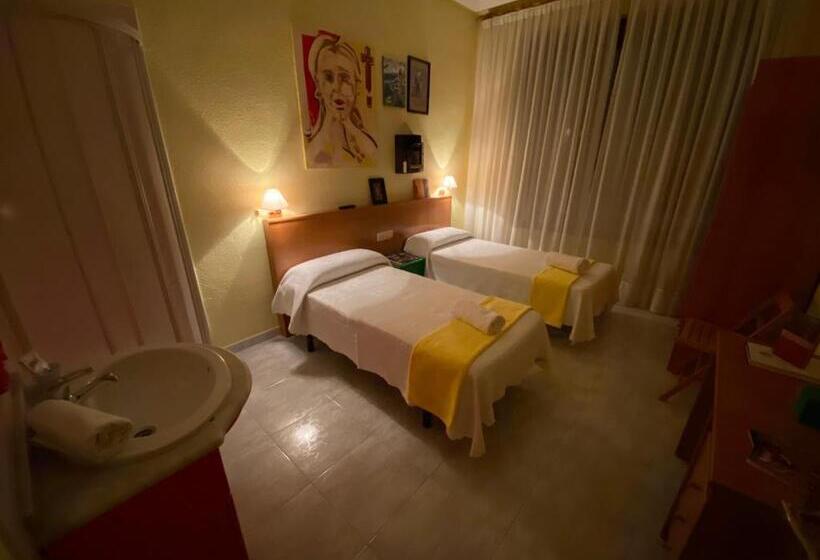اتاق استاندارد با سرویس بهداشتی مشترک, Hostal Alvarez