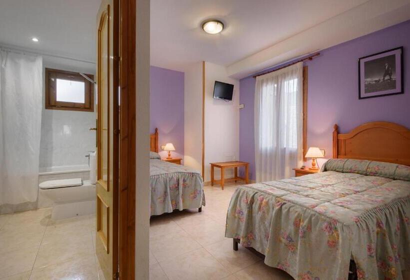 Номер Стандарт Вид на Горы, Hostal Kimboa