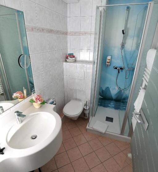 اتاق استاندارد با چشم‌انداز دریاچه, Flairhotel Am Wörthersee