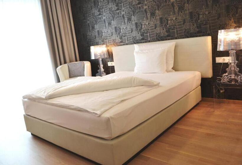 Номер Premium с Балконом, City