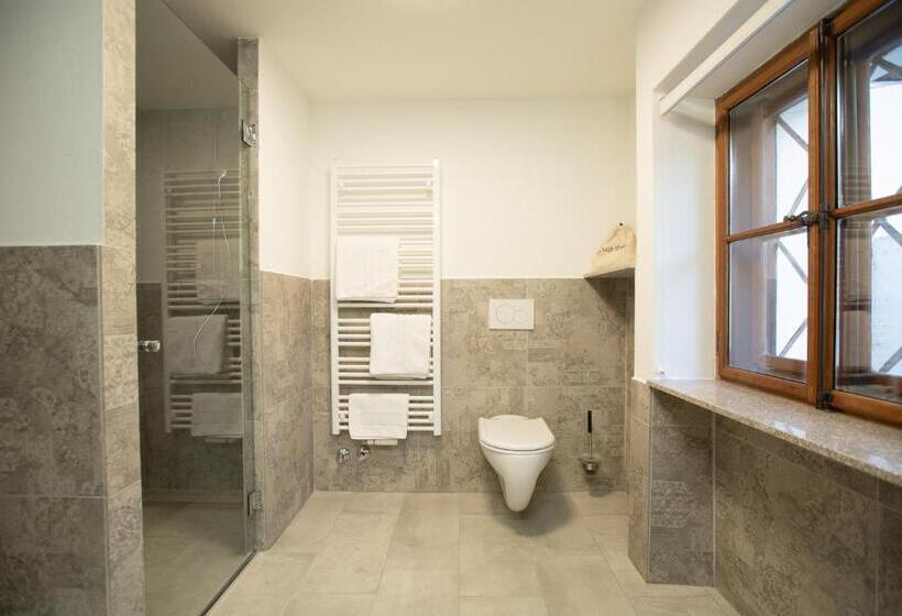 اتاق استاندارد, Der Schlosswirt Zu Anif   Biedermeierhotel Und Restaurant