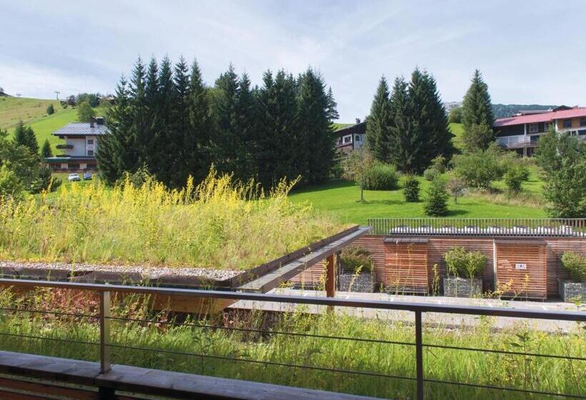 Номер Стандарт с Балконом, A Rosa Ifen Hotel Kleinwalsertal