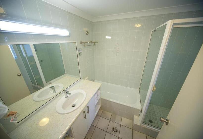 Семейное Студио, Lazy Lizard Motor Inn
