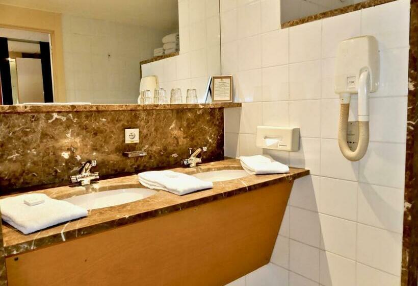 Номер Стандарт, Golden Tulip Hotel De’ Medici