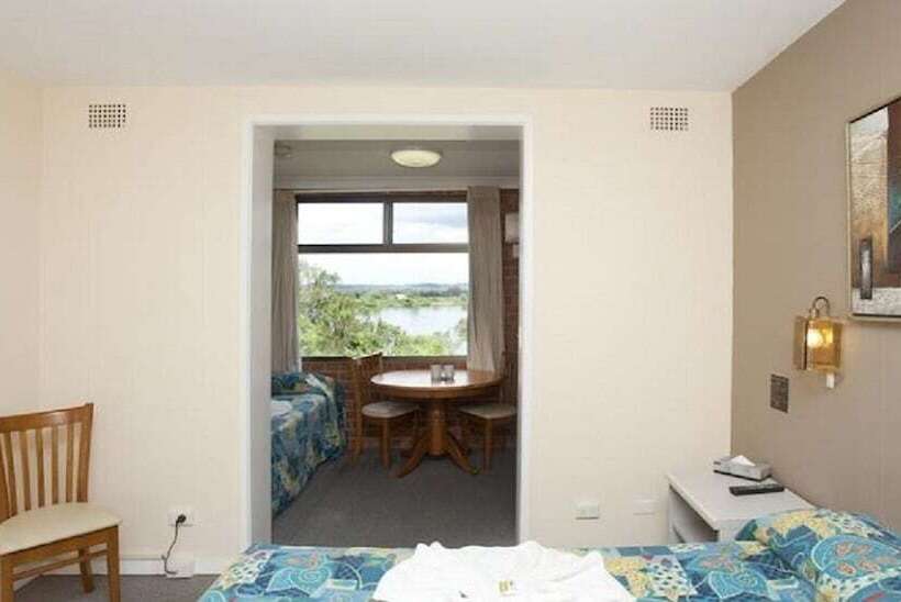 스위트, Riverview Motor Inn