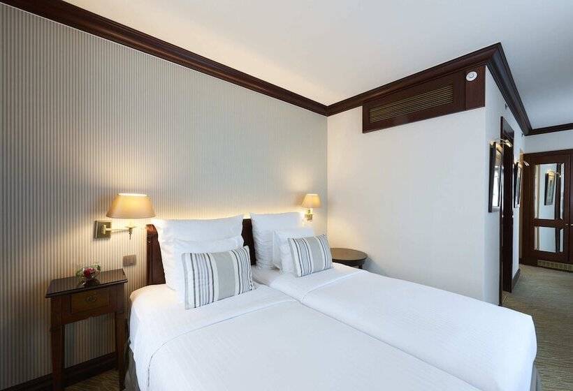 Quarto clássico, Warwick Brussels  Grand Place
