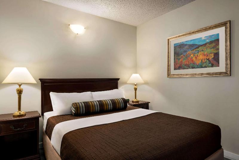Номер Стандарт, Ramada By Wyndham Gananoque Provincial Inn