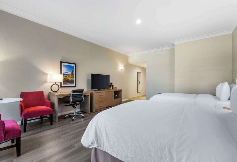２ダブルベッドのスタンダードルーム, Best Western Plus Kelowna Hotel & Suites