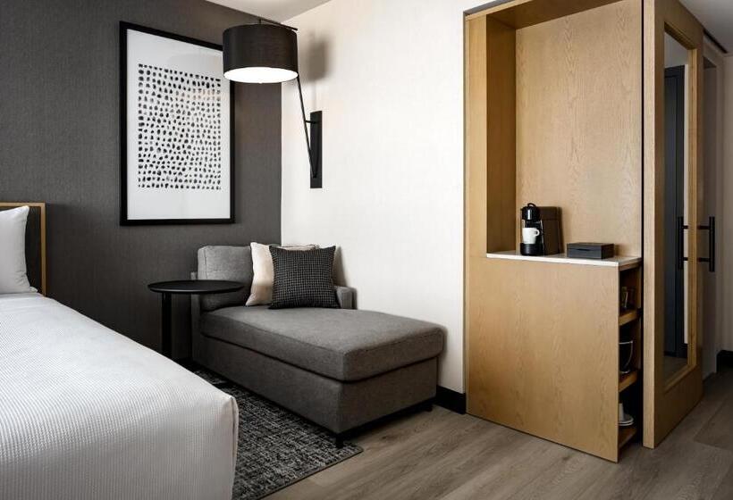 Номер Стандарт Верхний Этаж, Hyatt Place Montreal Downtown