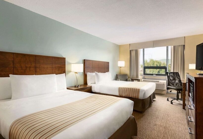 سوییت, Travelodge By Wyndham Sydney