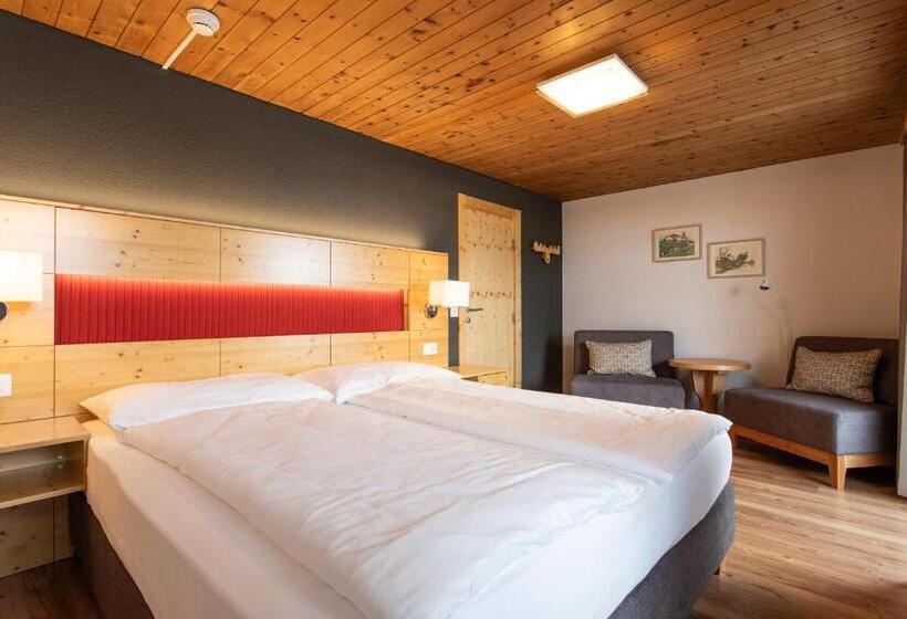 家庭间, Meisser Lodge