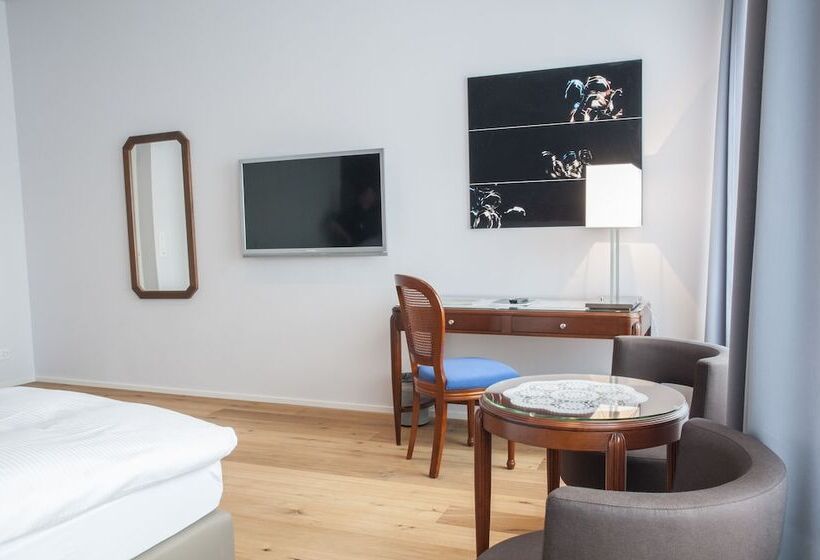 اتاق استاندارد با چشم‌انداز دریاچه, Romantik Hotel Beau Rivage Weggis