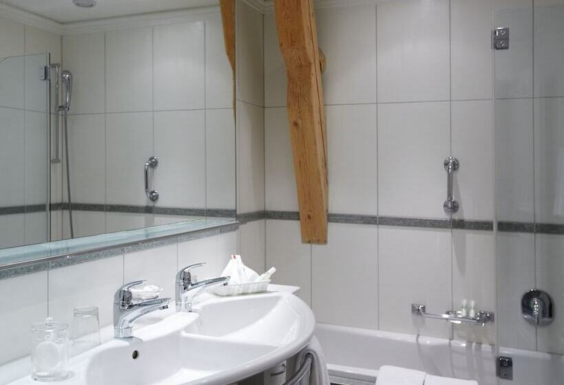 Полулюкс, Walther   Relais & Châteaux