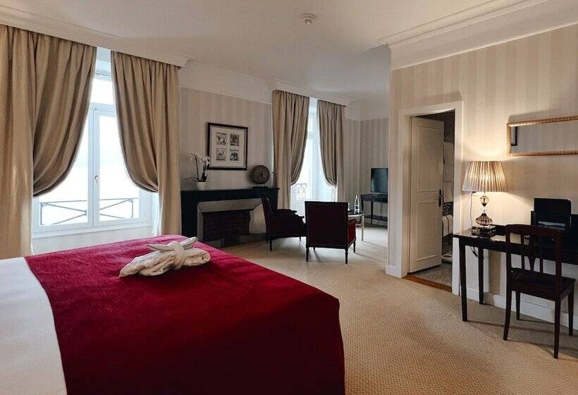 디럭스 룸 호수 전망, Hôtel Des Trois Couronnes & Spa   The Leading Hotels Of The World