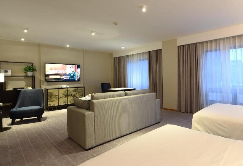 Quarto Executivo, Jinling