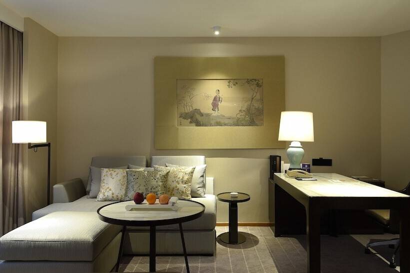 Quarto Executivo, Jinling