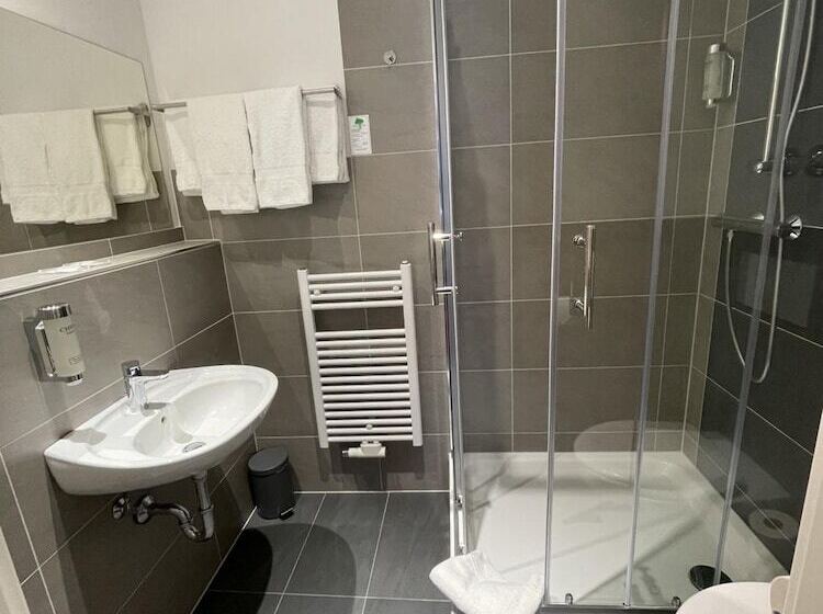 コンフォートルーム, Palm Premium Hotel & Apartments