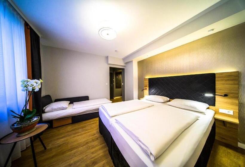 Номер Стандарт Трехместный, Plaza Inn Rieker Stuttgart Hauptbahnhof