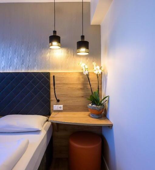 Номер Стандарт, Plaza Inn Rieker Stuttgart Hauptbahnhof