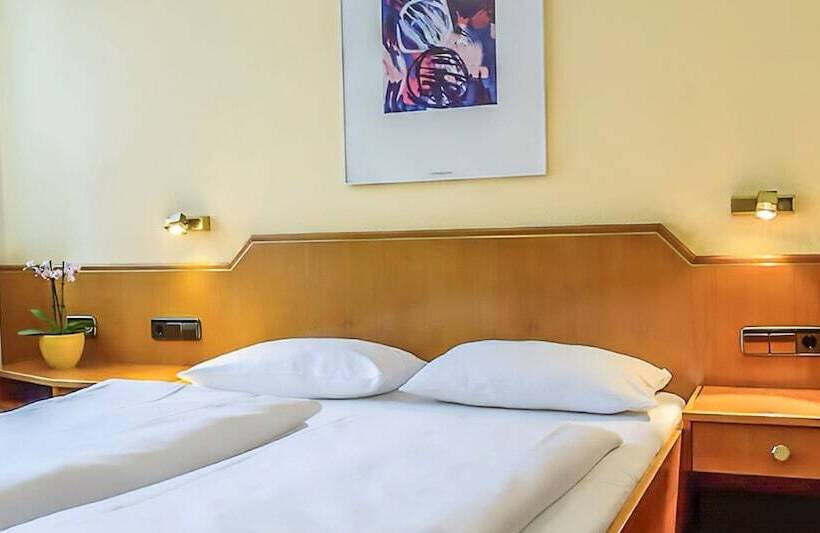 Номер Стандарт, Plaza Inn Rieker Stuttgart Hauptbahnhof