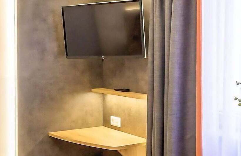 Номер Стандарт Индивидуальный, Plaza Inn Rieker Stuttgart Hauptbahnhof