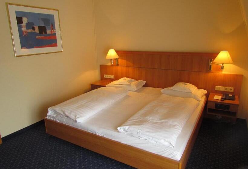 Семейный Номер, Parkhotel Bad Homburg