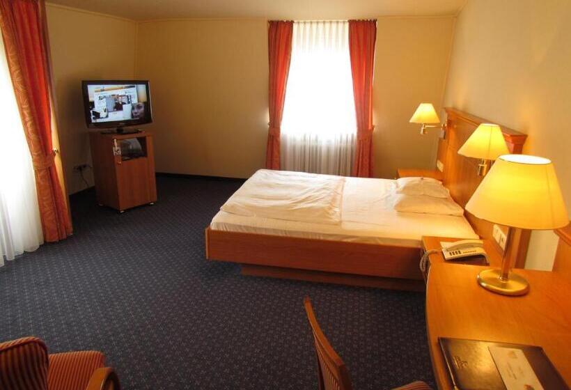 Номер Стандарт, Parkhotel Bad Homburg