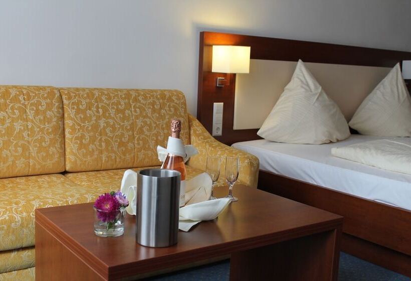 Четырехместный Номер Superior, Stadt Gut Hotel Gasthof Goldener Adler