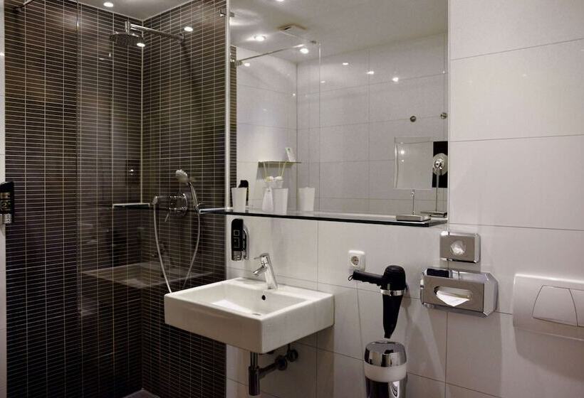 اتاق استاندارد سه نفره, Arthotel Munich
