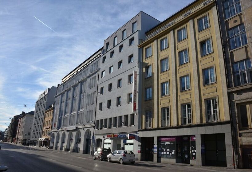 اتاق استاندارد چهار تخته, Arthotel Munich