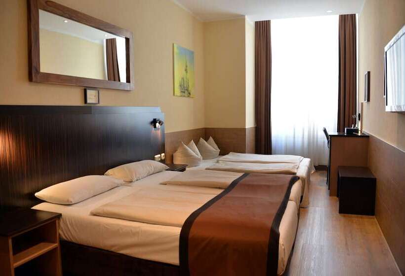اتاق استاندارد چهار تخته, Arthotel Munich
