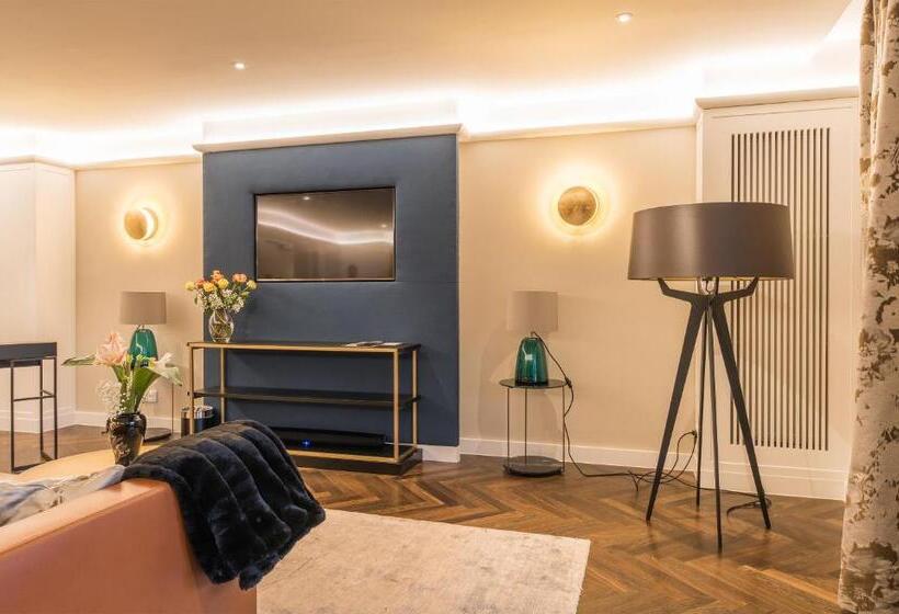 Королевский Люкс, Bayerischer Hof