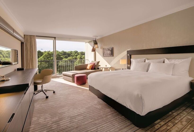 Семейный Номер, Hilton Munich Park