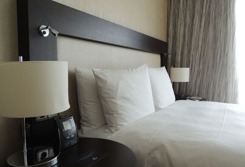 Семейный Номер, Hilton Munich Park
