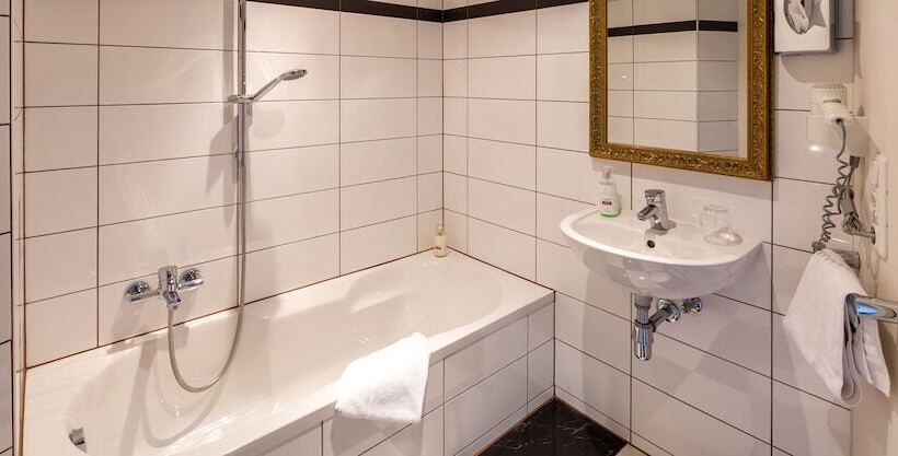 Номер Комфорт, Historik Hotel Goldener Hirsch Rothenburg