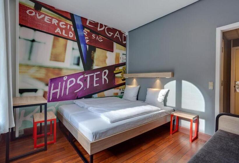 Номер Стандарт Трехместный, Urban House Copenhagen By Meininger