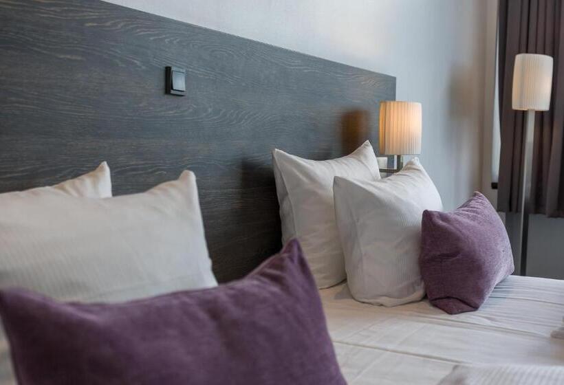 디럭스 룸 킹사이즈 침대, Profilhotels Mercur