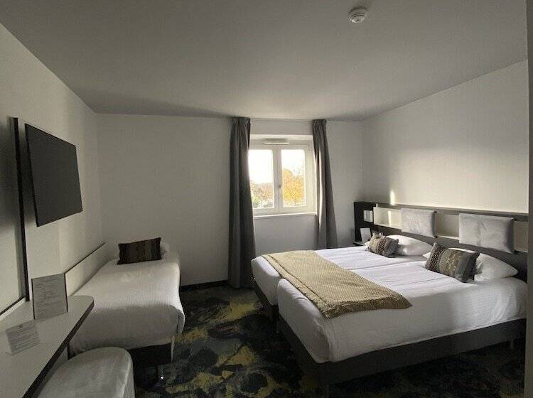 Номер Стандарт Трехместный, Brit Hotel, Spa & Restaurant   Colmar Est