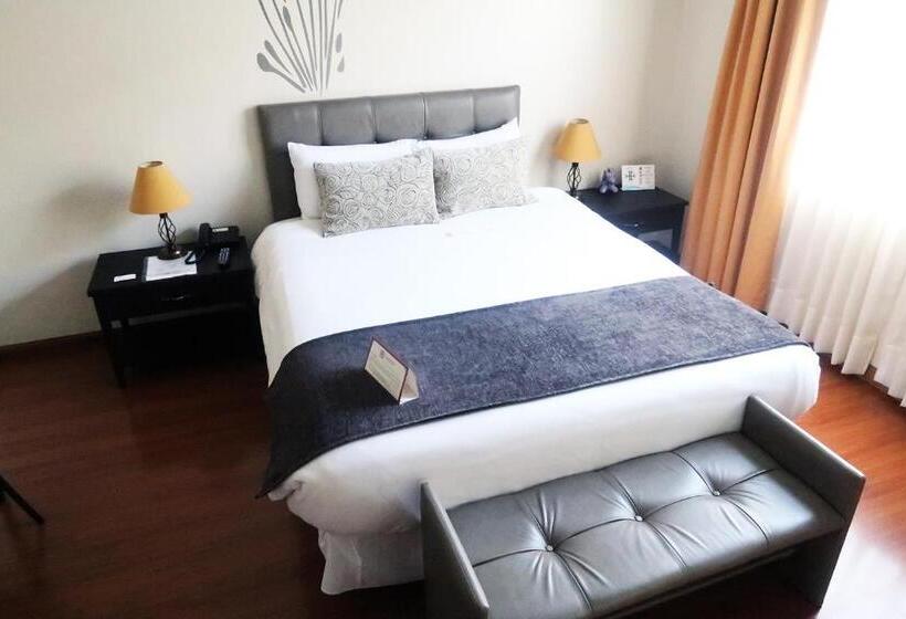 스탠다드 트리플 룸, Embassy Quito