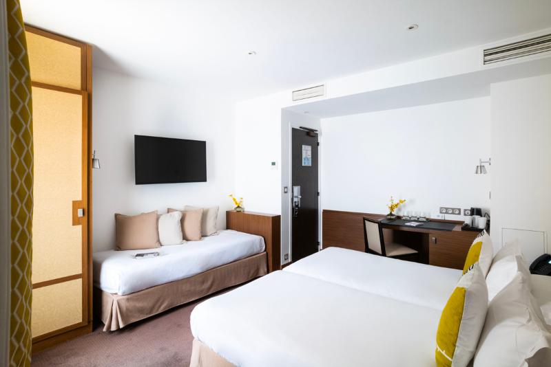 اتاق استاندارد سه نفره, Hôtel Le Colisée