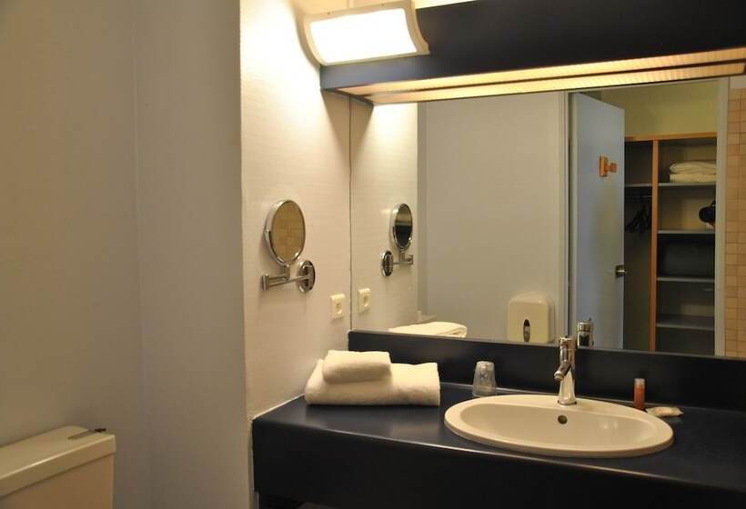 Номер Стандарт, Hôtel Cositel, Cit Hotel Coutances