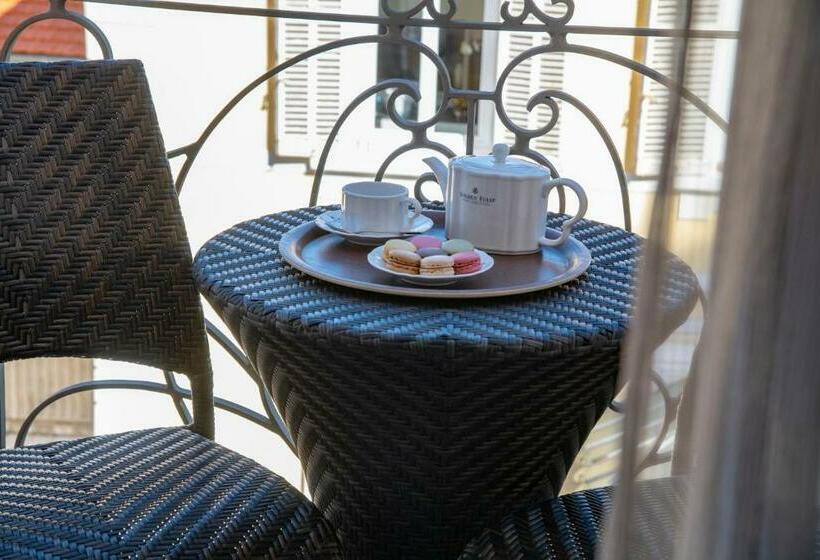 חדר סטנדרט לשלושה, Golden Tulip Cannes Hotel De Paris